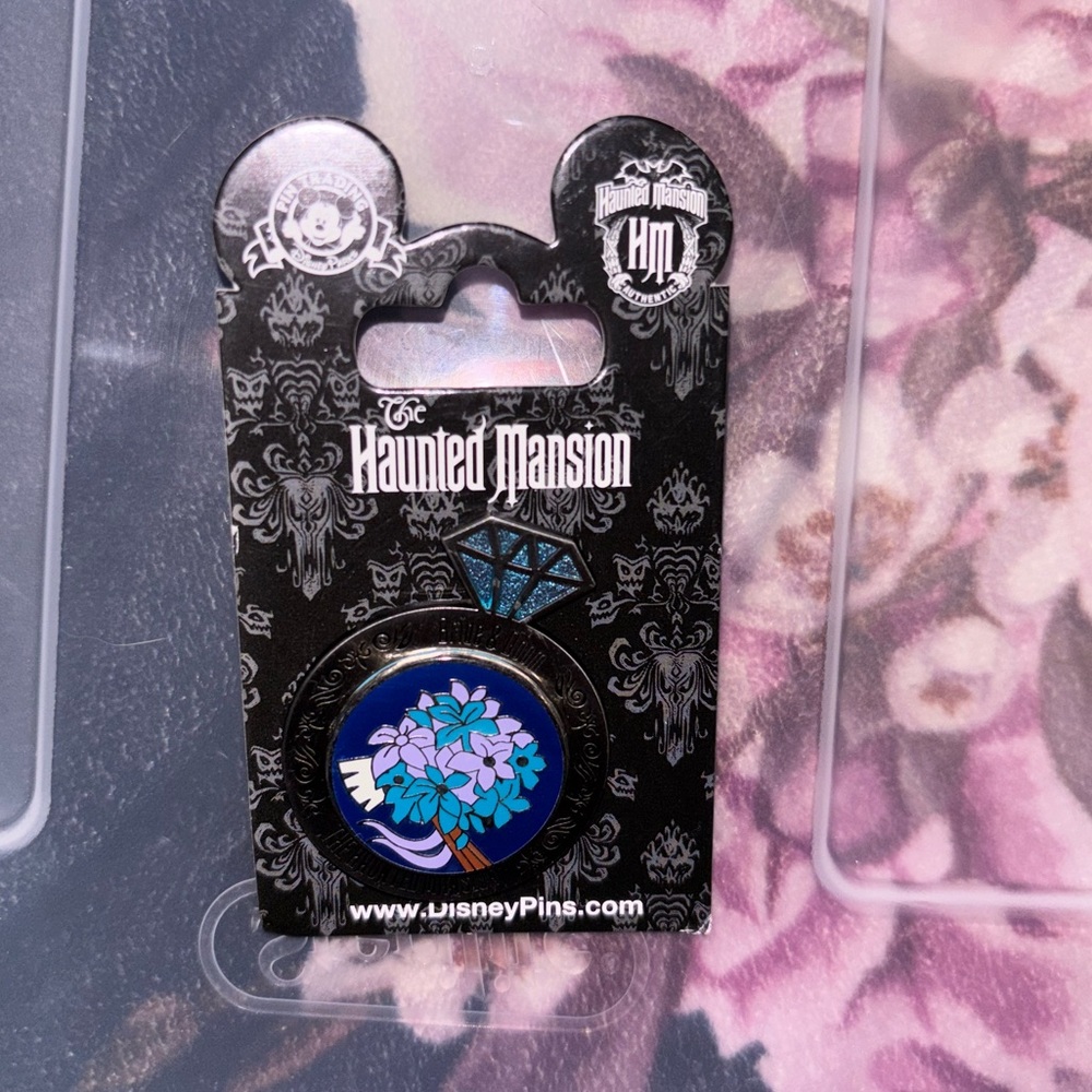 Disney Haunted Mansion - Bride And Doom - Wedding Ring Pin (2017) - Picture 3 of 7